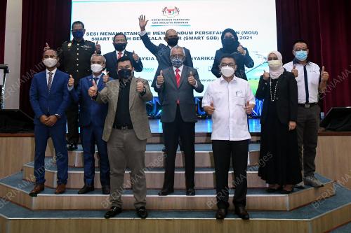 DATUK SERI DR RONALD KIANDEE