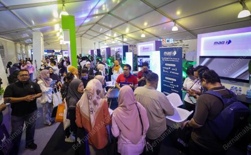 PROGRAM SETAHUN BERSAMA KERAJAAN MADANI