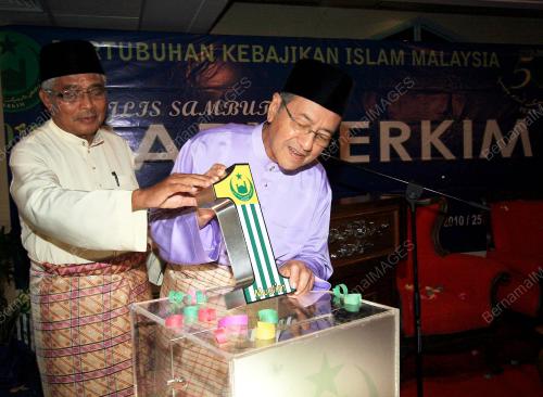 TUN MAHATHIR MOHAMAD