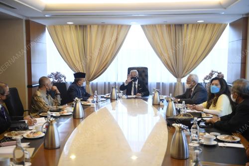 DATUK SERI ISMAIL SABRI YAAKOB