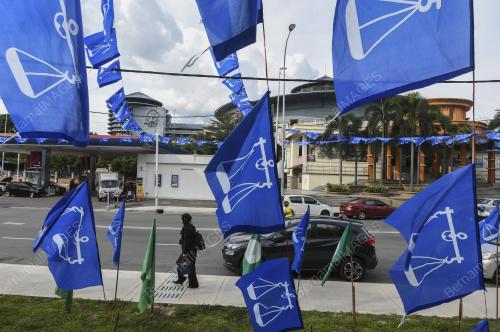 KL43_10042018_BENDERA