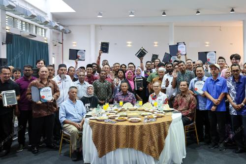 DATUK FAHMI FADZIL