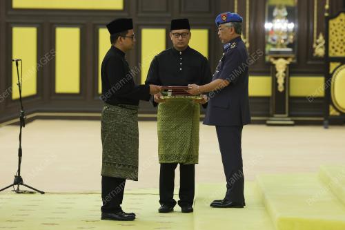 AL-SULTAN ABDULLAH RI'AYATUDDIN AL-MUSTAFA BILLAH SHAH