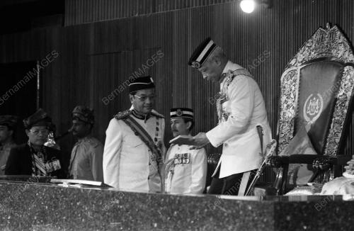 KL43_11032015_AGONG_RASMI