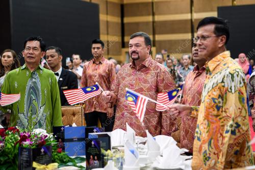 DATUK SERI AMIR HAMZAH AZIZAN