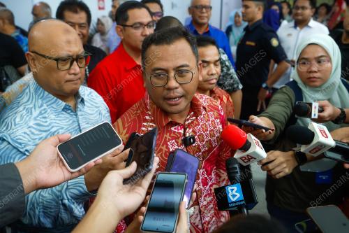 DATUK SERI AMIRUDIN SHARI
