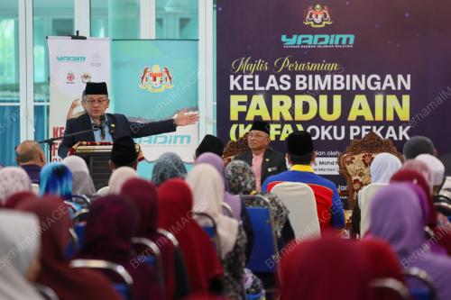 DATUK DR MOHD NAIM MOKHTAR