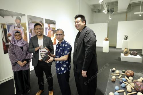 FAHMI FADZIL