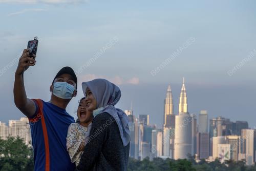 TINJAUAN HARI RAYA AIDIFITRI
