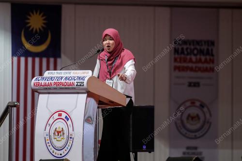 FADHLINA SIDEK