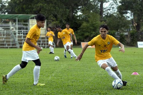 SKUAD BOLA SEPAK B-18