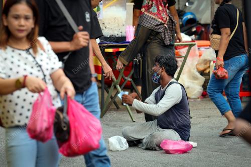 PENGEMIS WARGA ASING DI BAZAR RAMADAN