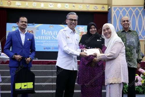 DATUK FAHMI FADZIL
