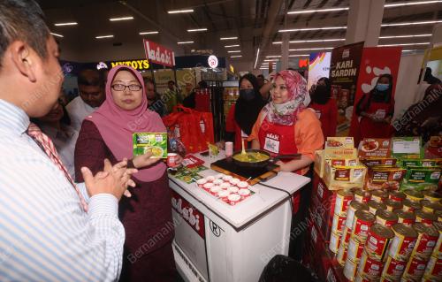 SENATOR FUZIAH SALLEH