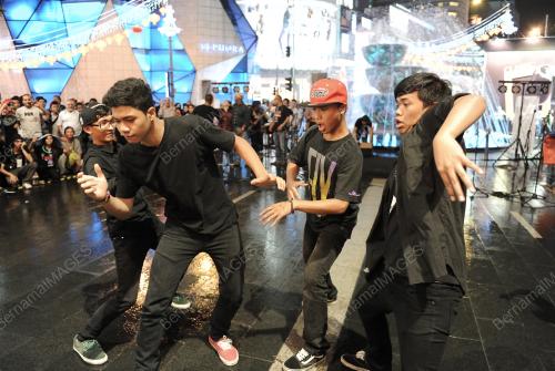KL43_18012013_BUSKERS_NITE