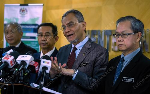 DATUK SERI DR DZULKEFLY AHMAD