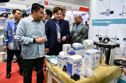 DATUK LUKANISMAN AWANG SAUNI