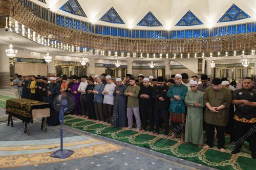 SOLAT JENAZAH DATUK KAMIL MISUARI