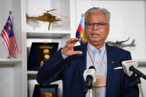 DATUK SERI ISMAIL SABRI YAAKOB