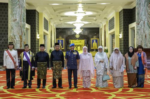 AL-SULTAN ABDULLAH RI'AYATUDDIN AL-MUSTAFA BILLAH SHAH