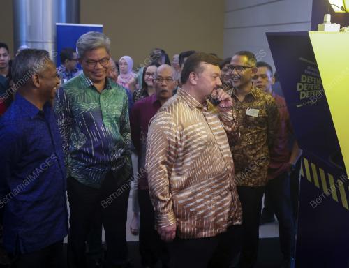 DATUK SERI AMIR HAMZAH AZIZAN