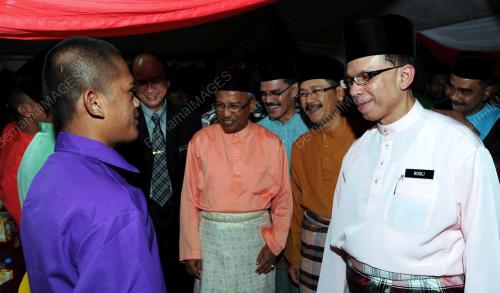 DATUK DR ROSLI MOHAMED