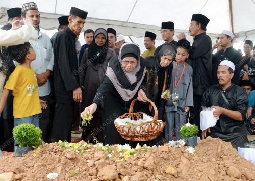 KL43_22082014_JENAZAH