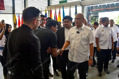 DATUK SERI WAN ROSDY WAN ISMAIL