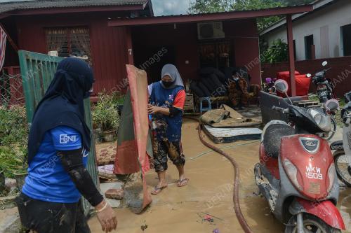 BANJIR KILAT KAMPUNG LEMBAH JAYA UTARA