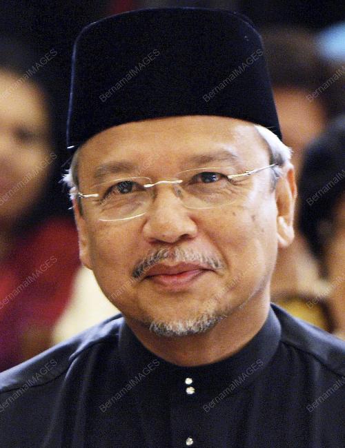 AHMAD HUSNI HANADZLAH