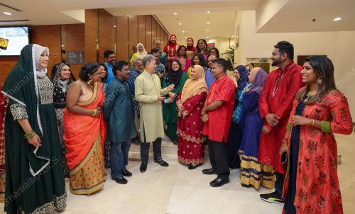 MAJLIS MAKAN MALAM DEEPAVALI WARGA BERNAMA