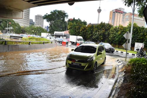 TINJAUAN BANJIR KILAT