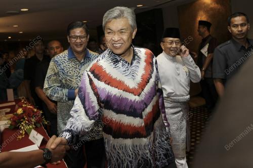 KL43_25112016_HADIAH_SASTERA