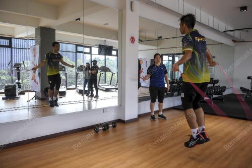PROGRAM PEMBANGUNAN BAKAT BADMINTON BAGI ORANG PEKAK