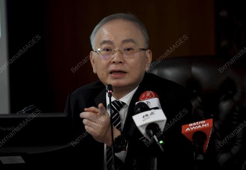 DATUK SERI DR WEE KA SIONG