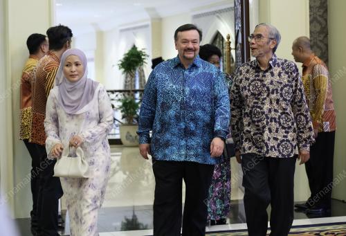 DATUK SERI AMIR HAMZAH AZIZAN