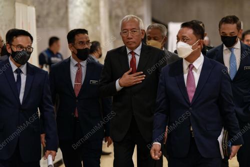 DATUK SERI MAHDZIR KHALID
