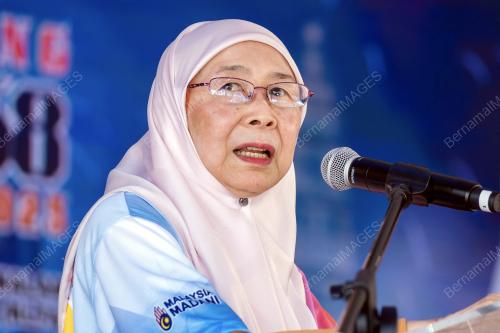 DATUK SERI DR WAN AZIZAH WAN ISMAIL