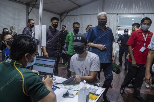 DATUK SERI ISMAIL SABRI YAAKOB