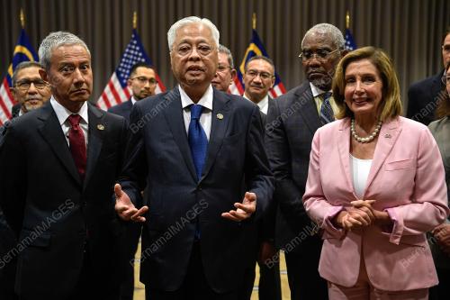 DATUK SERI ISMAIL SABRI YAAKOB