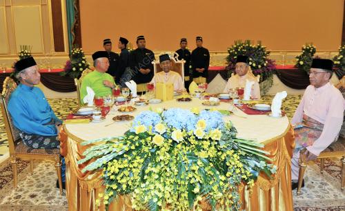 KL44_03072014_AGONG