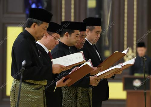 ANGKAT SUMPAH JEMAAH MENTERI
