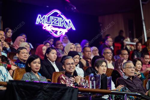 FAHMI FADZIL