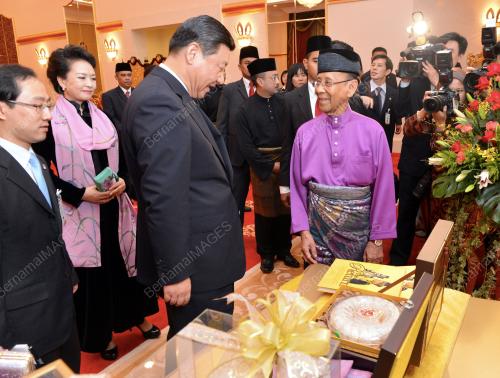 KL44_04102013_AGONG_CHINA