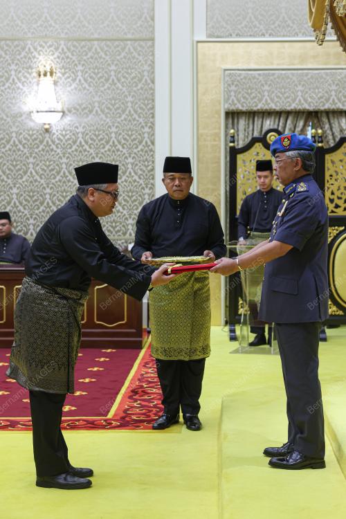 AL- SULTAN ABDULLAH RI'AYATUDDIN AL-MUSTAFA BILLAH SHAH