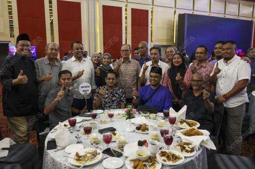 DATUK SERI WAN ROSDY WAN ISMAIL