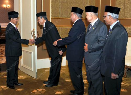 KL44_05042013_AGONG