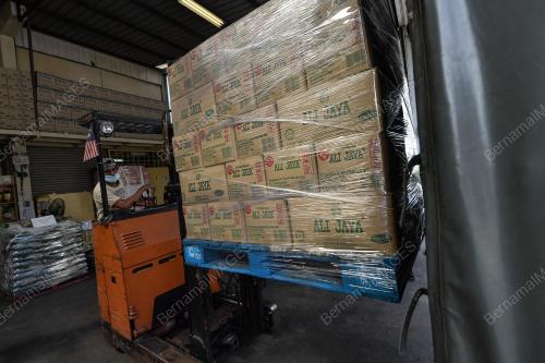 KPDNHEP MEMBUAT PEMERIKSAAN KEBERADAAN BEKALAN BARANG KEPERLUAN DI PASARAN