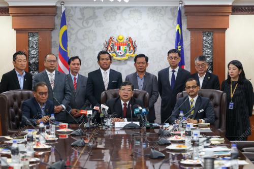 TAN SRI JOHARI ABDUL