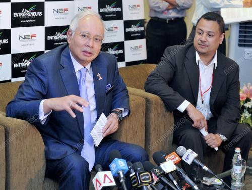 KL44_07112012_PM_LANCAR